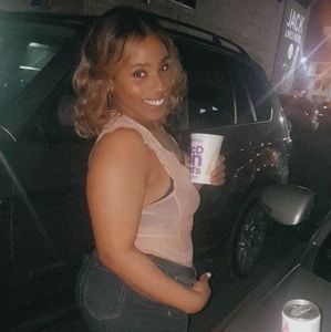 Meet your Posher, Lia